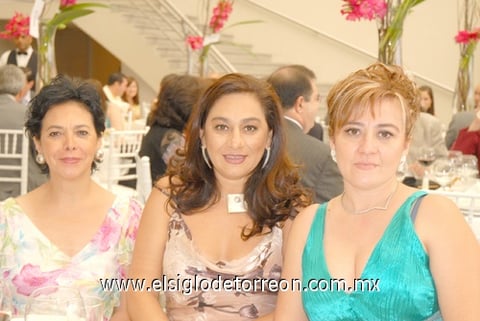 16082010 Alma Merino, Karla Merino y Karenn Merino.