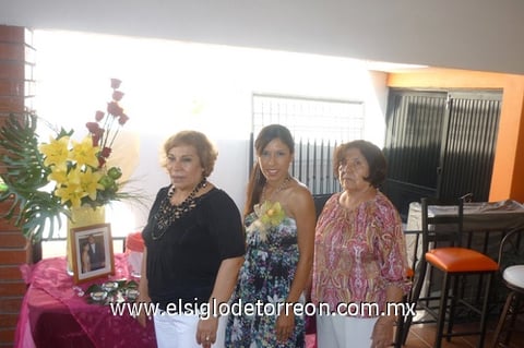 16082010 Dolores González Reyes, futura suegra de Celia Longoria Martínez en su despedida de soltera, y su mamá Celia Silva Martínez.