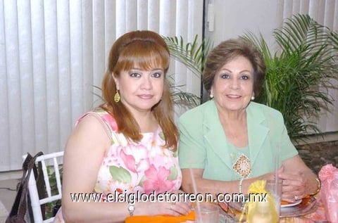 15082010 Adriana y María Petra de Álvarez.