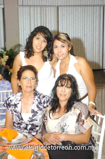 15082010 Yolanda Vega, Yazmín Vega, Berenice Vega y Laura de Vega.