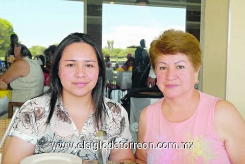 15082010 Paola Álvarez y María de la Luz.