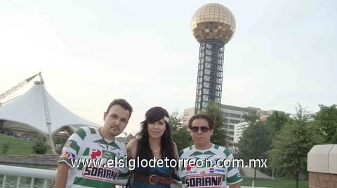 15082010 Ángel Loaeza, Karla Pámanes y José Luis Rocha. Knoxville Tennessee.
