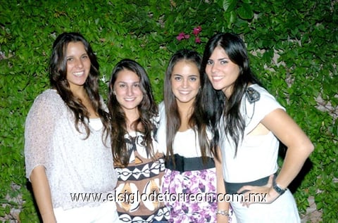 Marisol, Ale, Petunia y Luzma.