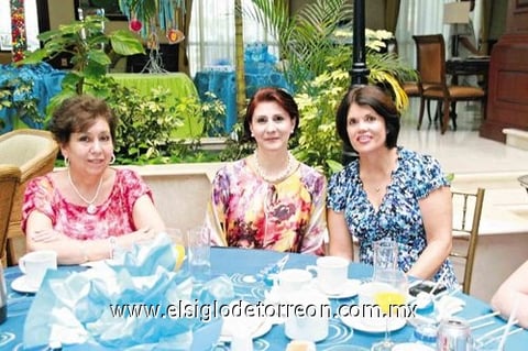 15082010 Olalla, Dora Alicia y Lolo.