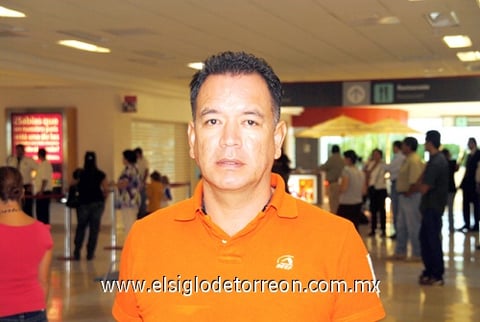 16082010 Oaxaca. Arribó a La Laguna René Pulido Díaz para visitar a la familia.