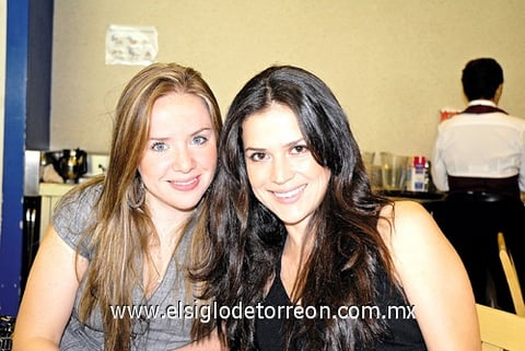 María Julia Elías y Érika Gama.