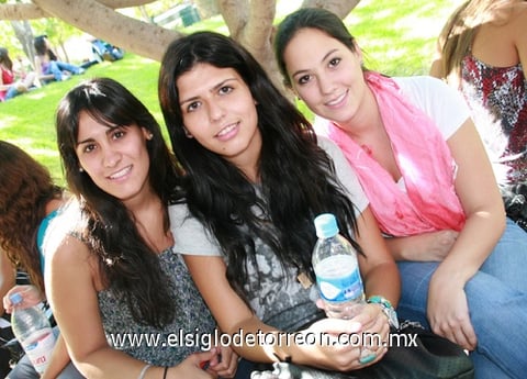 18082010 Siham, Selma y Miguel.