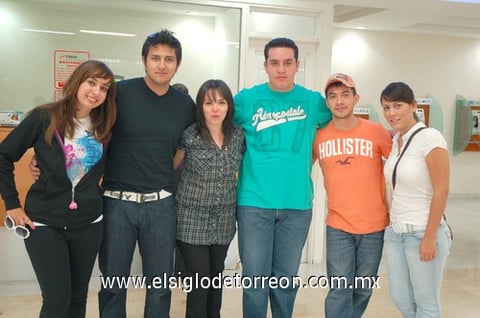 18082010 Costa Rica. Cecy Herrera, Mariana Meléndez, Ramón López, Ángel Valdez y Lizeth Salazar realizarán un viaje de estudios.