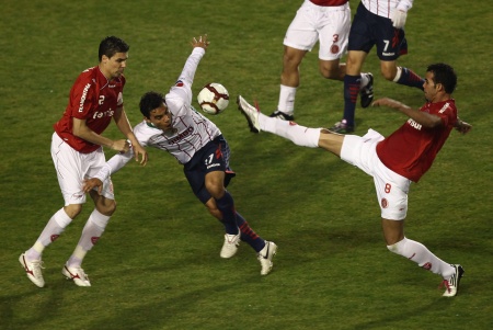 El Guadalajara se quedó en la orilla, con la hiel en la boca y con varios puñetazos repartidos cuando acabó el juego, tras perder el título de la Copa Libertadores.