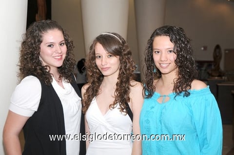 19082010 .Karen, Daniela y Karla.