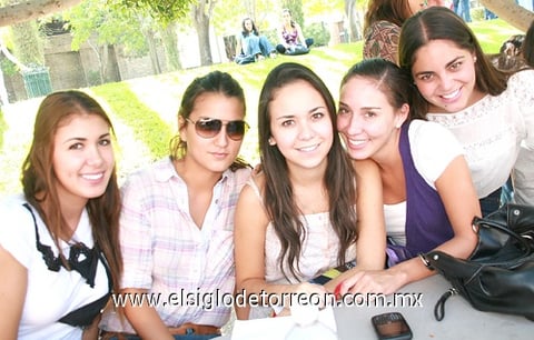 19082010 Dayana, Belinda, Silvia, Sory y Mariana.