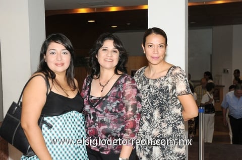 19082010 Paola Carrillo, Rosario Herrera y Michelle Chaurand.