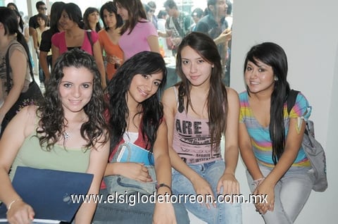 22082010 Leslie Jaidar, Karla Maciel, Andrea Fuentes y Sarahí Ramírez.