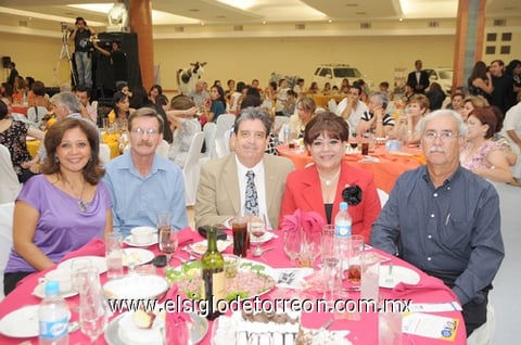 22082010 Elsa Dorantes, Berenice Gutiérrez, Claudia Gutiérrez, Tulina García, Lupita García, Coco García, Susu Luna, Rosy, Débora, Alma y Chonchita Plata. EL SIGLO DE TORREÓN / ÉRICK SOTOMAYOR