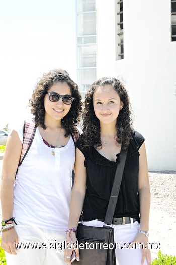 22082010 María Fernanda Domínguez y Paloma Bravo.