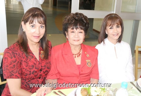 22082010 Maribel de Martínez, Socorrito de Ramírez y Laura de Reyes.