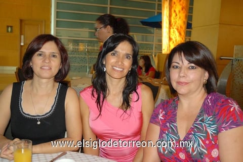 22082010 Astrid, Laura y Mari Cruz.