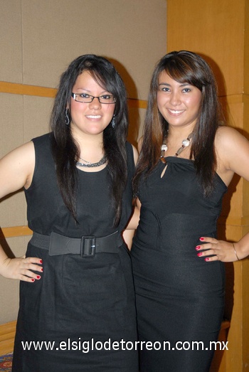 22082010 Cecilia Mata y Sara Milán.
