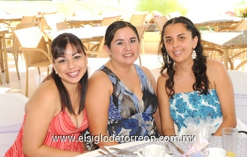 23082010 Rommy, Lucy y Mary Carmen.