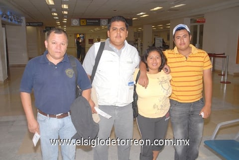 23082010 Grecia. Santiago Ramírez y Manuel de Jesús Flores fueron despedidos por Jasmín y Josué.