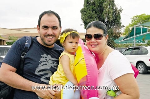 24082010 Pedro, Marien y Blanca.
