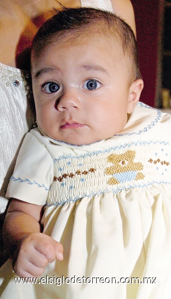 24082010 El pequeño Aram Santiago fue festejado con alegre reunión recientemente.
