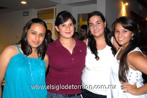 25082010 Claudia, Victoria, Karime y Mónica.
