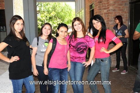 25082010 Amigas. Thelma Guerrero, Mara Herrera, Laura Abularach, Nadia Muela y América Peláez.