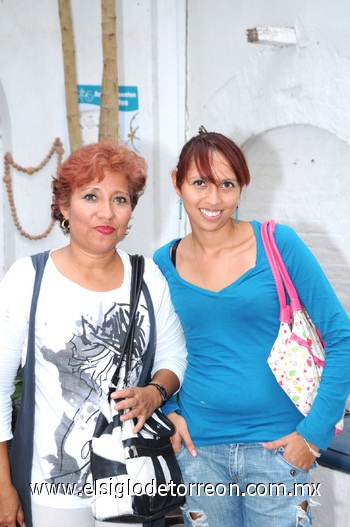 25082010 Irene y Miriam Nava.