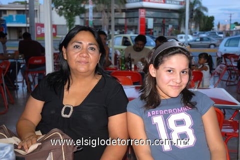 25082010 Valeria y Susana.