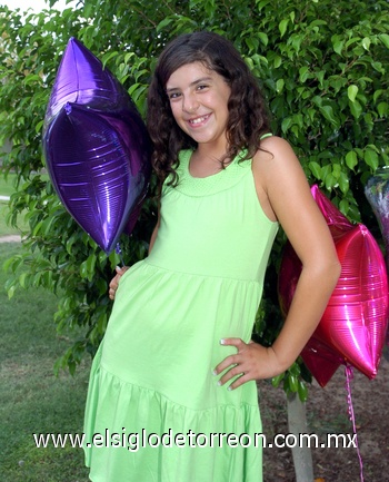 27082010 Jennifer Ruelas celebró recientemente su cumpleaños número once, por lo que fue felicitada por sus familiares y amigos.