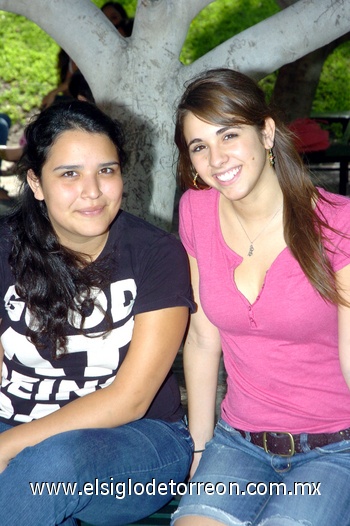 27082010 Mariana Velásquez y Sarahí Murra.