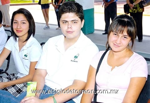 29082010 Jimena Renteria, Thomas Müeller y Magda Morato.