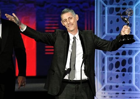 Steve Shill aceptó su premio por 'Dexter'.