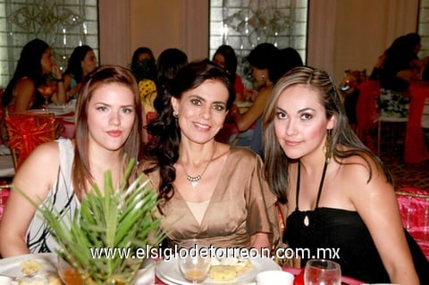 Adriana Sandoval, Rosana de Celayo y Elena de Celayo.