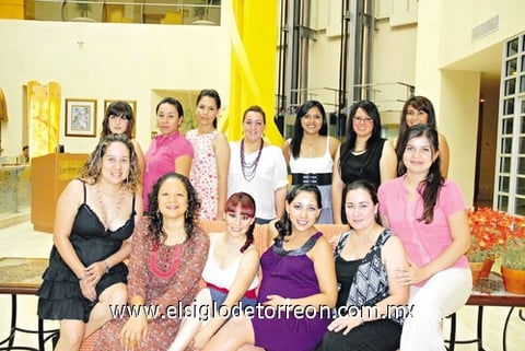 Judith, Tere, Katia, Zaira, Miriam, Ivonne, Ana, Edith, Lucía, Paty, Monse, Cecy y Sara.
