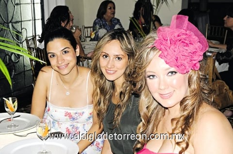 Cecilia, Claudia y Jaqui.