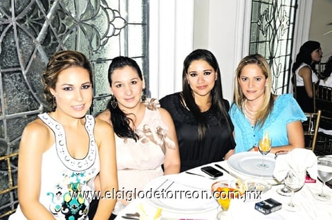 Bárbara, Marcela y María. Perla Villarreal, Geovana Valdez, Roxana López y Karime Jalife.