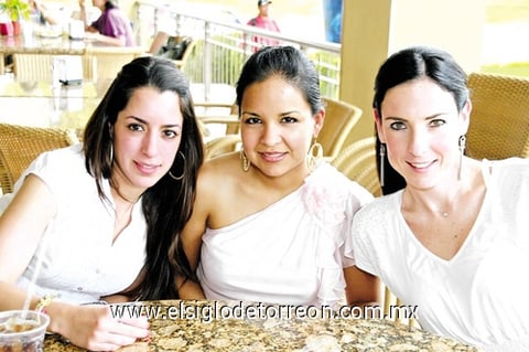 Daniela Natera y Aislin Gómez.