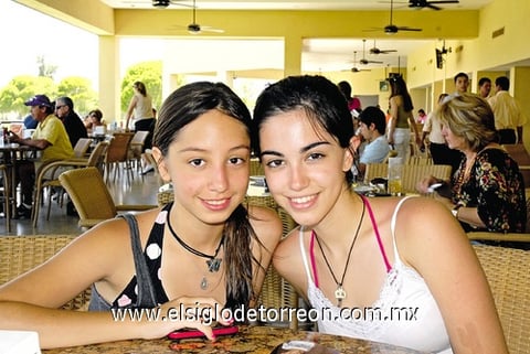 Ana Cris y Monse.