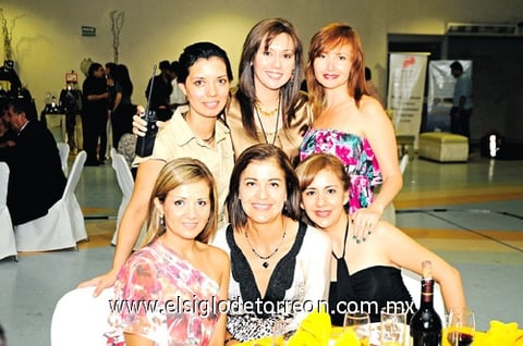 Viridiana, Jocabed, Monse, Dulce, Karo y Maribel.