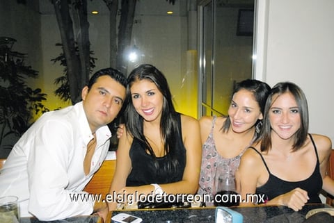 30082010 Jorge Rodríguez, Dayana Kart, Mariana Armendáriz y Julieta Sánchez.  EL SIGLO DE TORREÓN