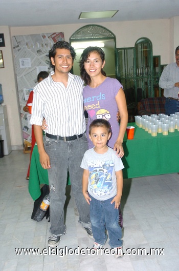 30082010 Nazul Aramayo, Midgy Vargas y Damián.