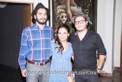 03092010 Ricardo Limassol, Marina Falcón y Jacob Boardman.