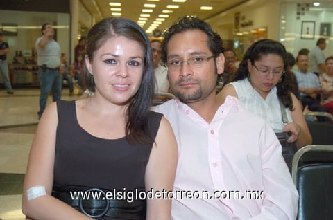 03092010 Vanesa Soto y Juan Carlos Pinedo.