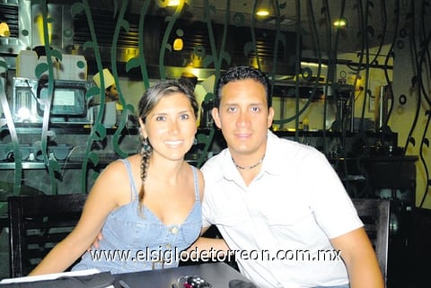 03092010 César y Mónica Pérez.