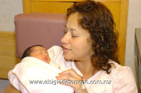 04092010 Valeria García Ibarra en compañía de su primita Renata Ibarra Salazar.
