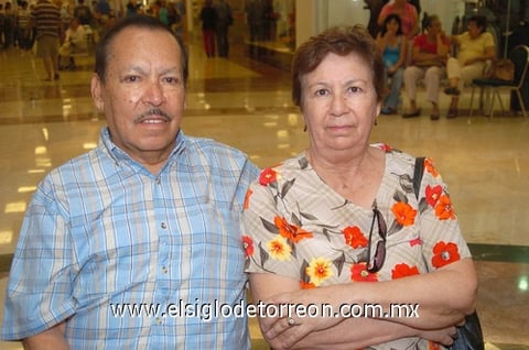 04092010 Emilio y Rosy.