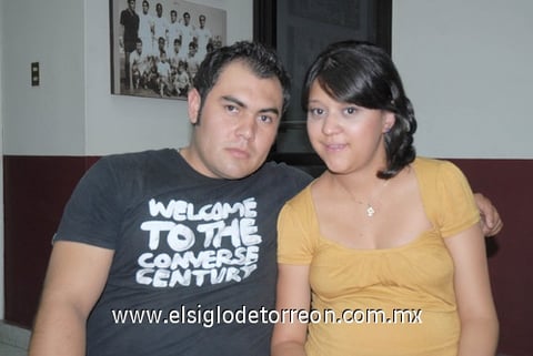 04092010 Marissa Escobedo y Luis Madrid.