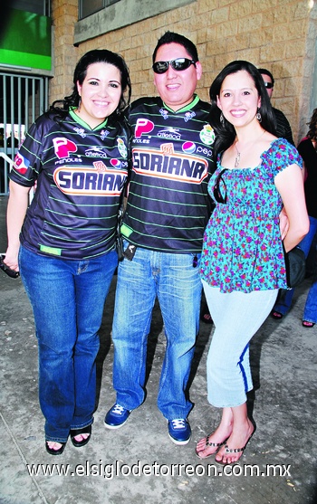 05092010 Cristina Martínez, José Rocha y Silvia Mejía.